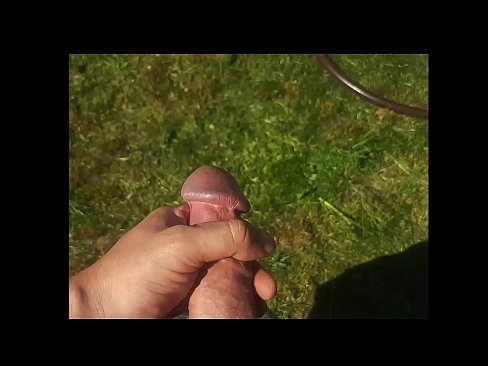 ❤️ Bidh hottie a 'faighinn a pussy pinc fucked agus cums le squirt ann an gàrradh samhraidh ❌  Pornografach  leinn  ❌❤